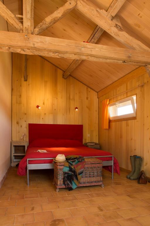 La Ferme De Cagnolle Bed & Breakfast Saint-Amand-de-Belves Dış mekan fotoğraf