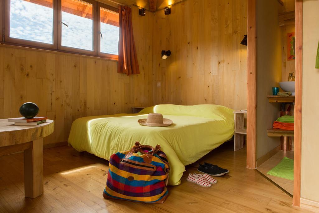La Ferme De Cagnolle Bed & Breakfast Saint-Amand-de-Belves Dış mekan fotoğraf